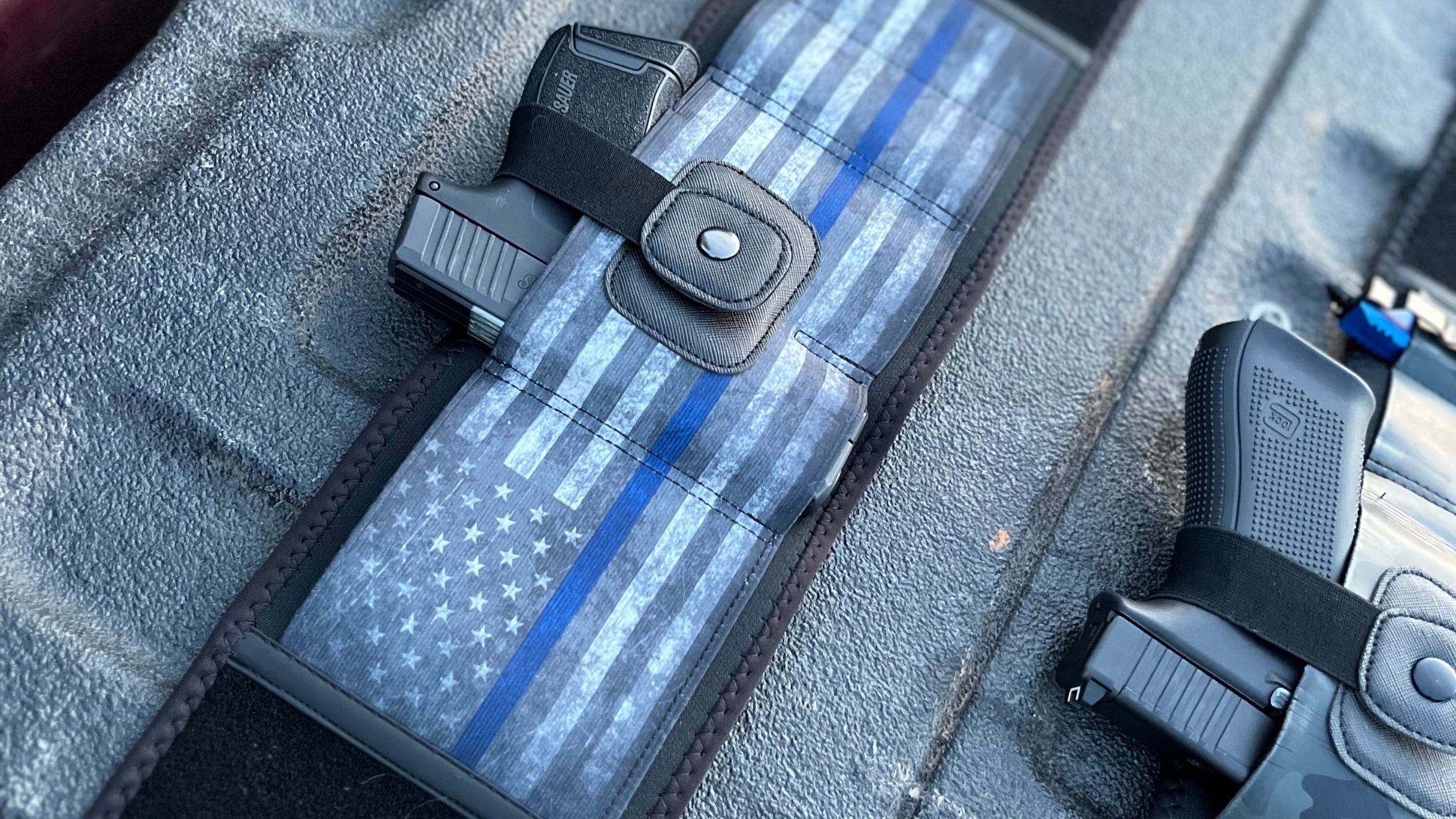 A women wearing a bravobelt belly band holster