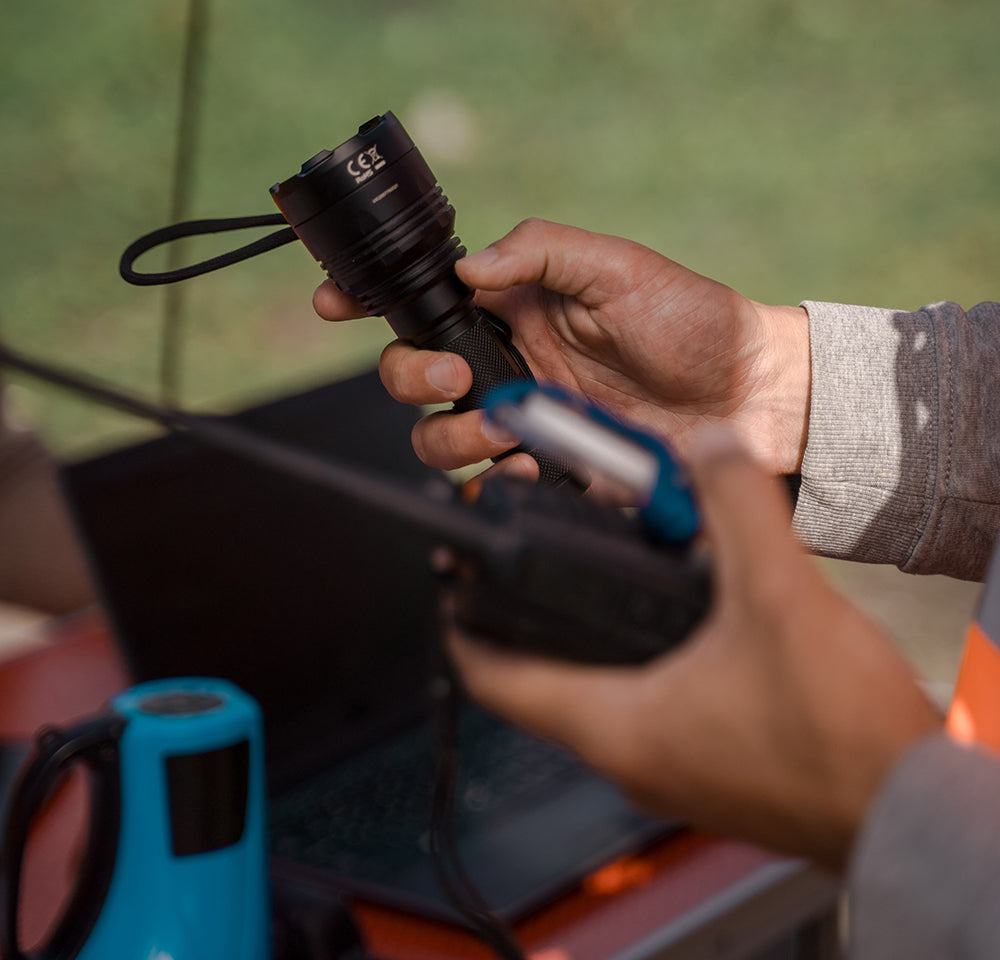 Why Tactical Flashlights Should Be Part of Your Everyday Carry